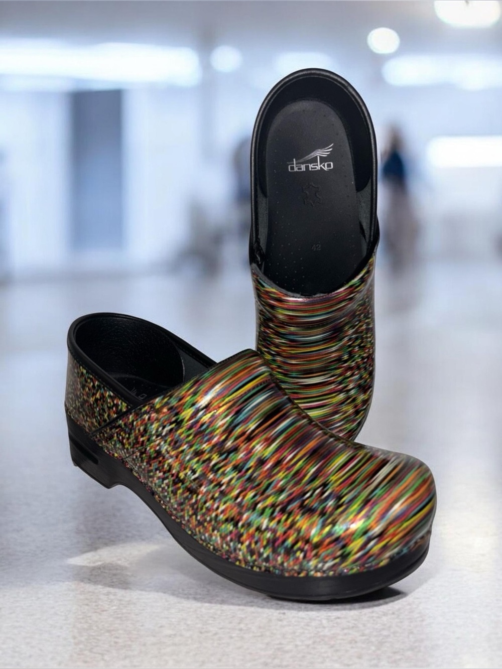 Dansko Rainbow Striped Patent Clogs size 11 NWOT - Picture 3 of 12